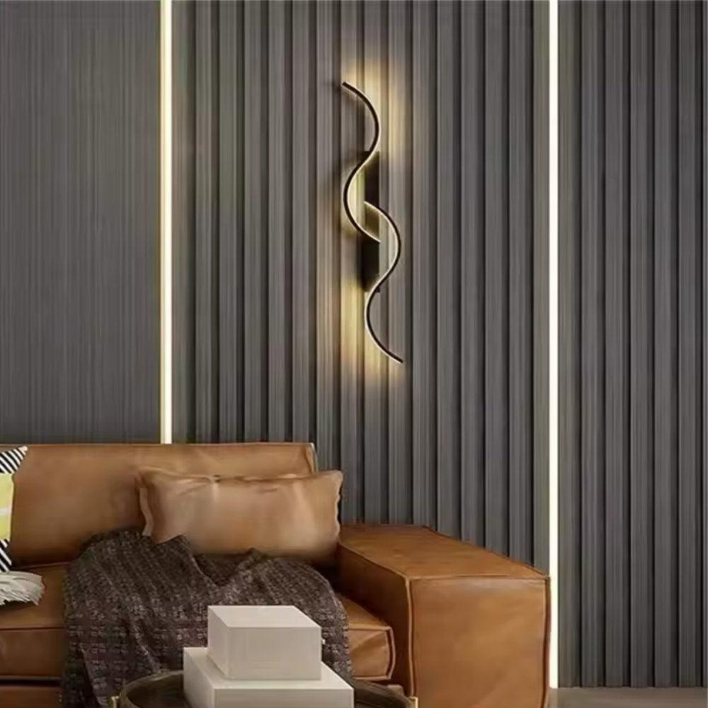 Verstellbare LED-Wandleuchte im skandinavischen Stil