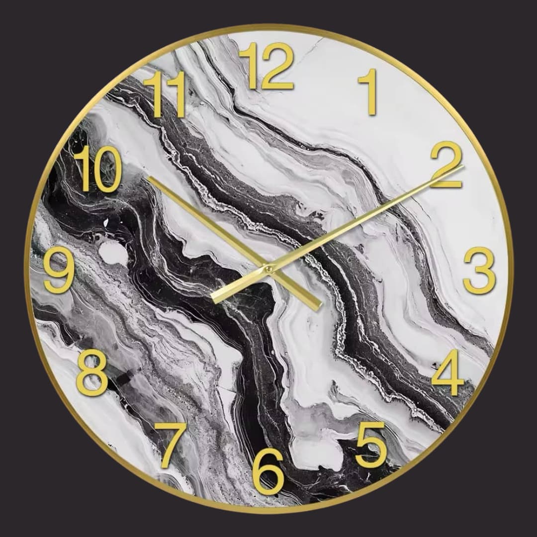 Moderne Wanduhr aus Glas mit Marmorierung