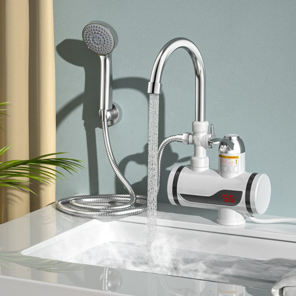 Wasserhahn und Dusche mit eingebauter Heizung